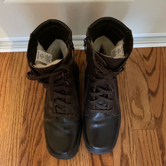 Naturalizer Aspen Leather Winter Boot - Picture 7 of 7